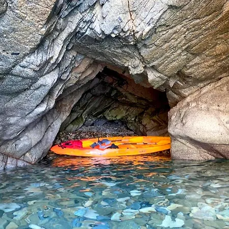 Les Terrasses De Cala Llevado